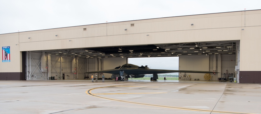 Brig. Gen. John J Nichols' fini flight as Whiteman AFB Commander