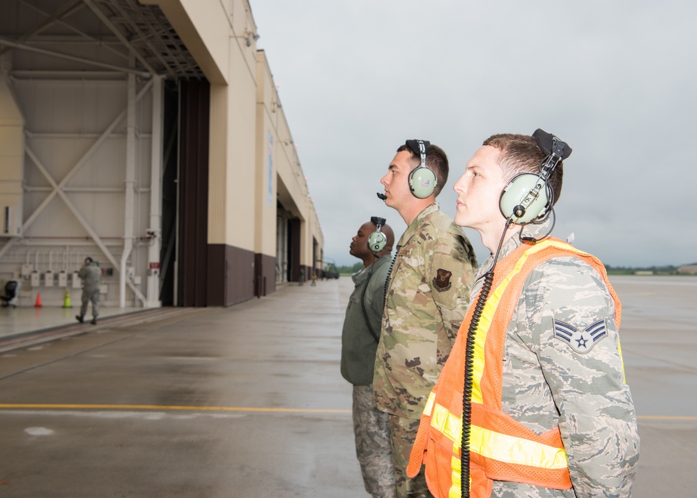 Brig. Gen. John J Nichols' fini flight as Whiteman AFB Commander