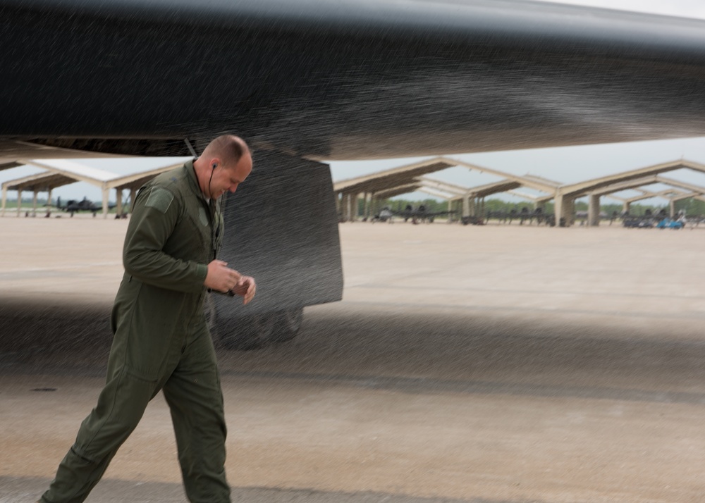 Brig. Gen. John J Nichols' fini flight as Whiteman AFB Commander