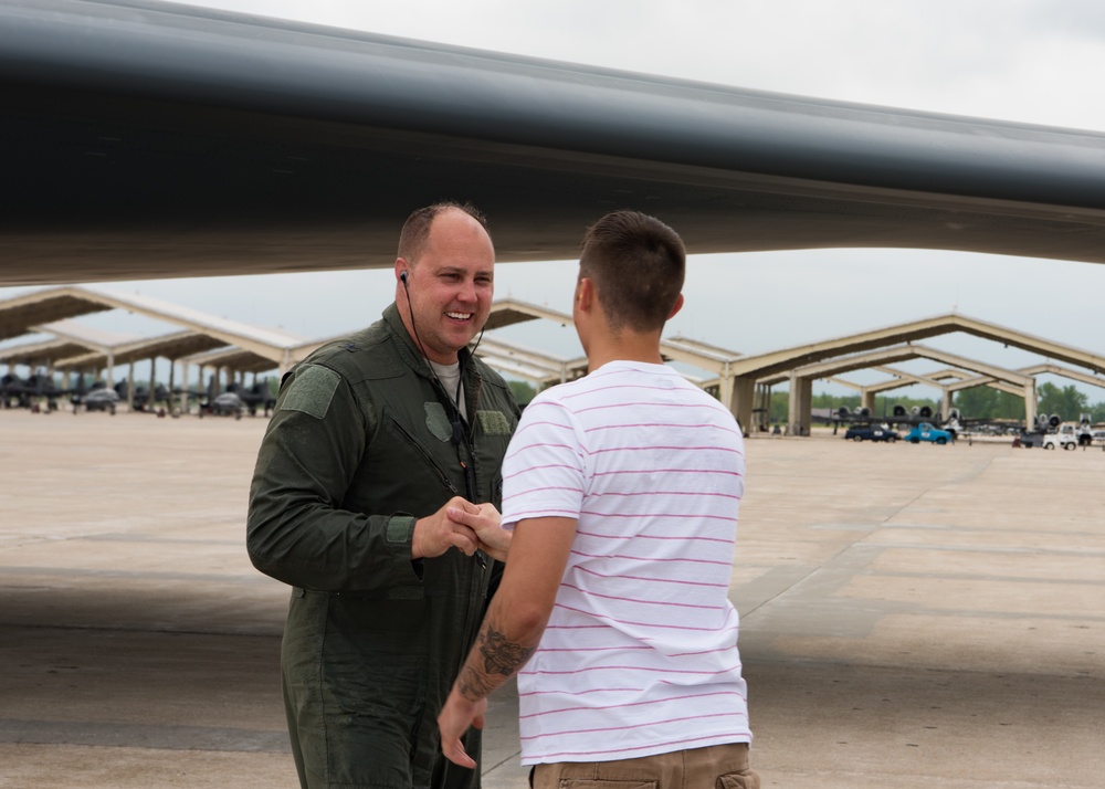 Brig. Gen. John J Nichols' fini flight as Whiteman AFB Commander