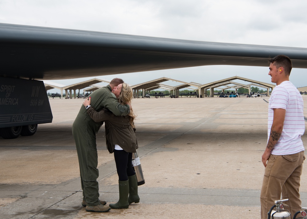 Brig. Gen. John J Nichols' fini flight as Whiteman AFB Commander