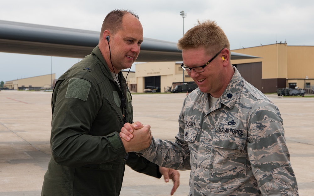 Brig. Gen. John J Nichols' fini flight as Whiteman AFB Commander