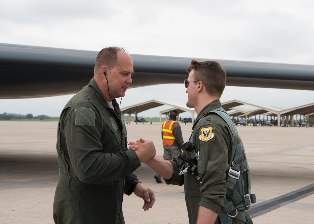 Brig. Gen. John J Nichols' fini flight as Whiteman AFB Commander