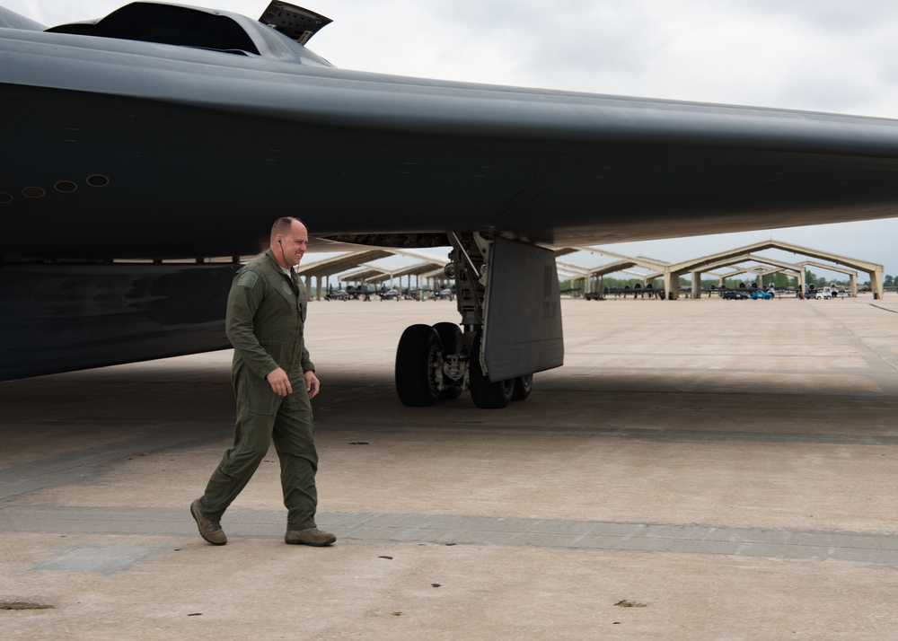 Brig. Gen. John J Nichols' fini flight as Whiteman AFB Commander