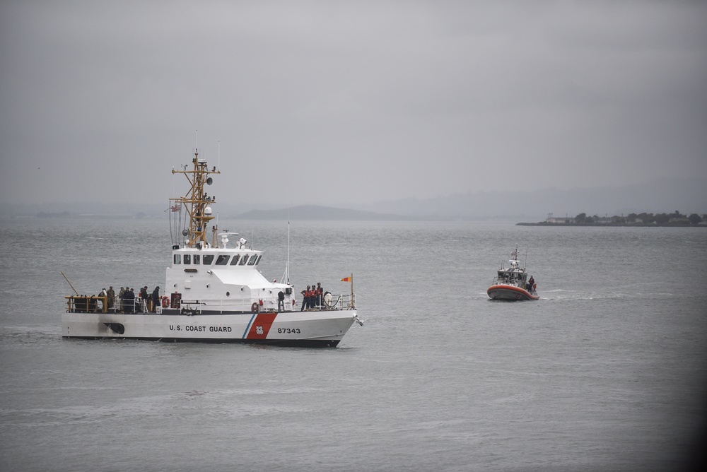 Coast Guard, local agencies tour San Francisco Bay