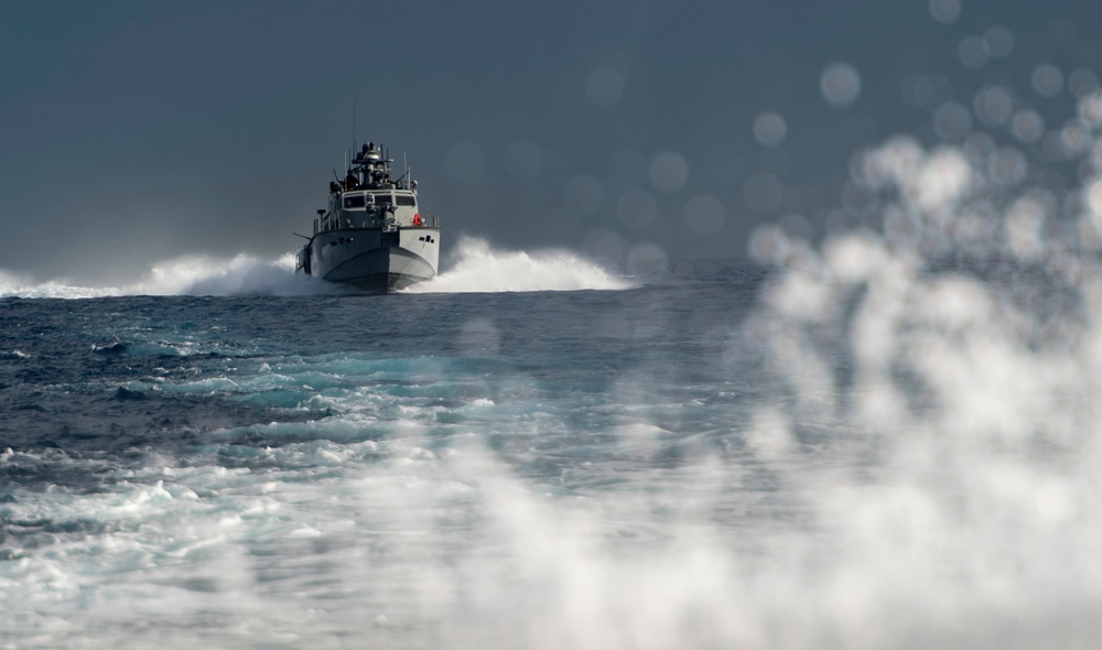 CRS-2, USCGC Kiska conduct ship towing training