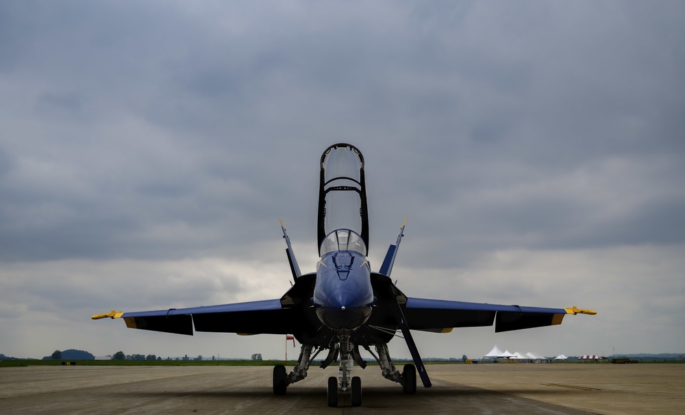 Blue Angels Conduct KI, Media Flights at Cape Girardeau