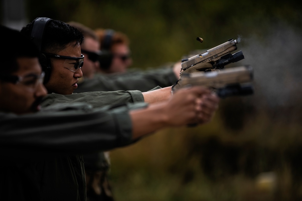 Gunnin’ It: MCAS Miramar SRT conducts live fire drills