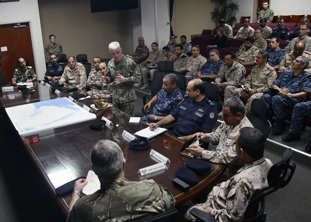 Military leaders discuss maritime security