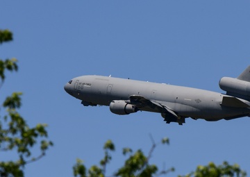 KC-10 Extender and C-5M Super Galaxy takes off at Dover Air Force Base