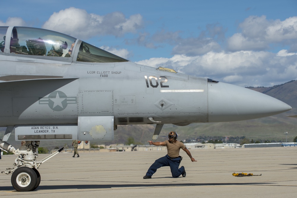 Navy Super Hornets Take Flight with Idaho Air National Guard A-10s