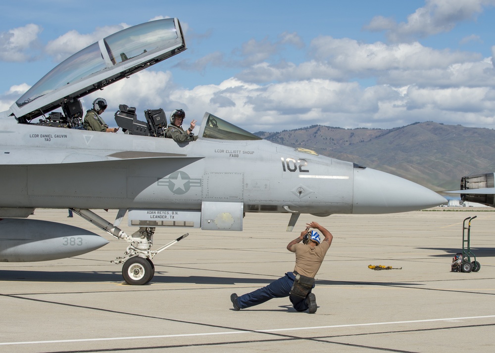 Navy Super Hornets Take Flight with Idaho Air National Guard A-10s