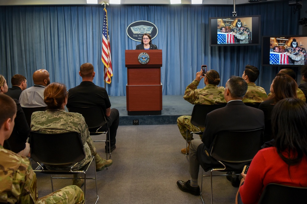 KISS' Gene Simmons Greets Service Members, Civilians at Pentagon
