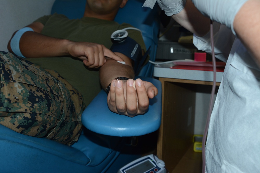 Blood Donor Center First in Navy to Provide Whole Blood Units on the Homefront