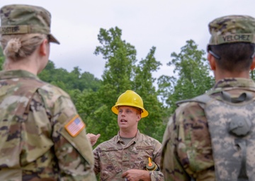 Tennessee Air National Guard Airmen train Soldiers on heavy equipment