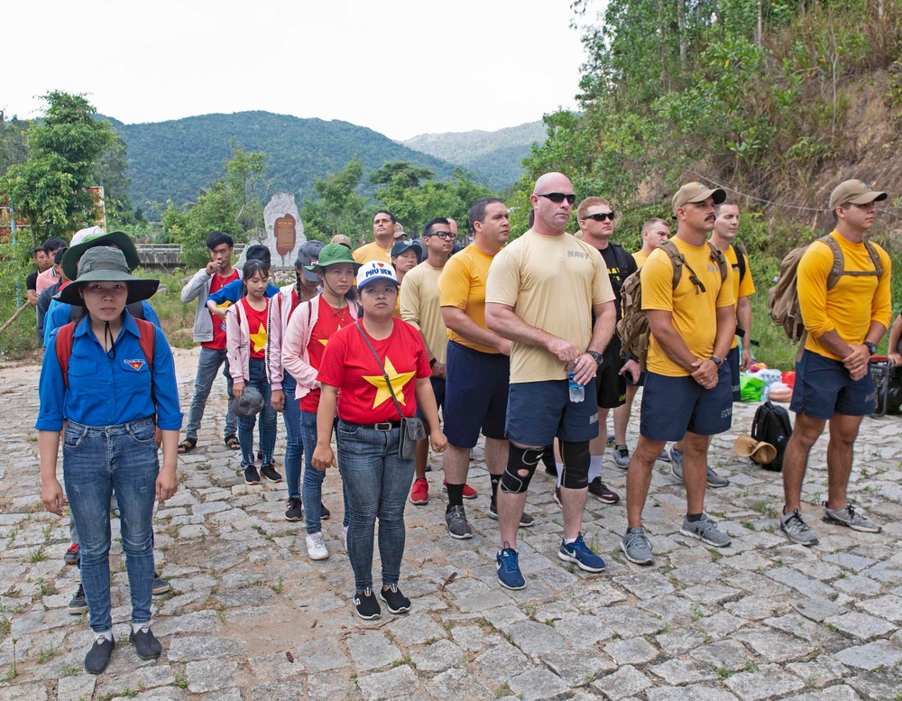 Da Bia Mountain Hike