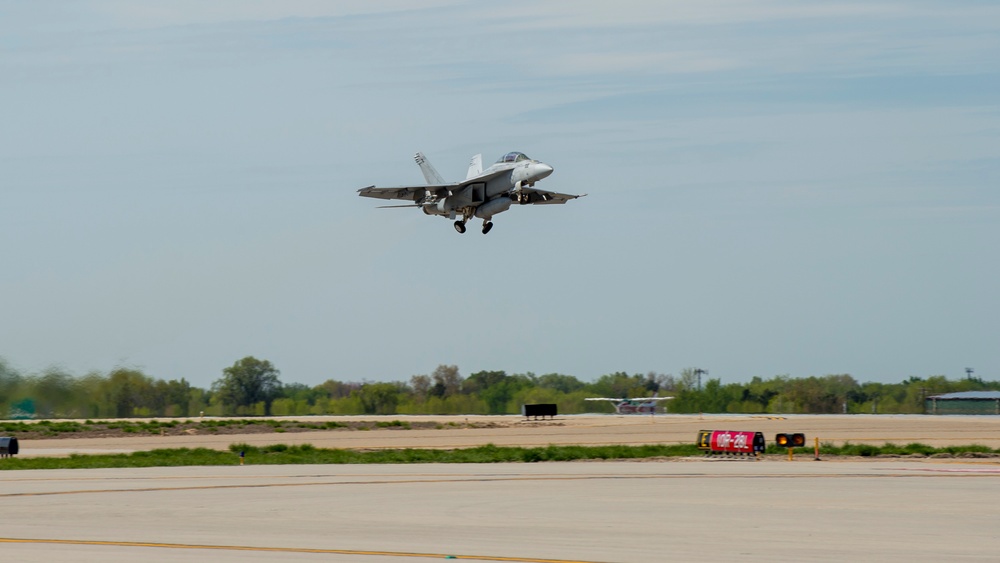 Navy Super Hornets Take Flight with Idaho Air National Guard A-10s