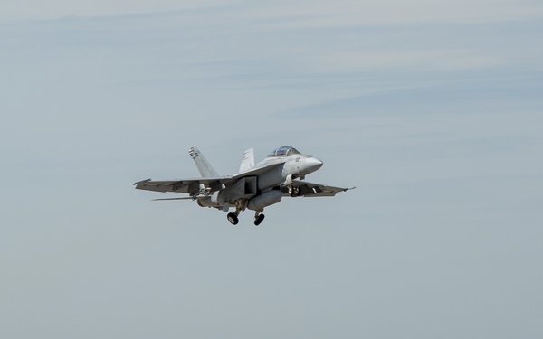 Navy Super Hornets Take Flight with Idaho Air National Guard A-10s