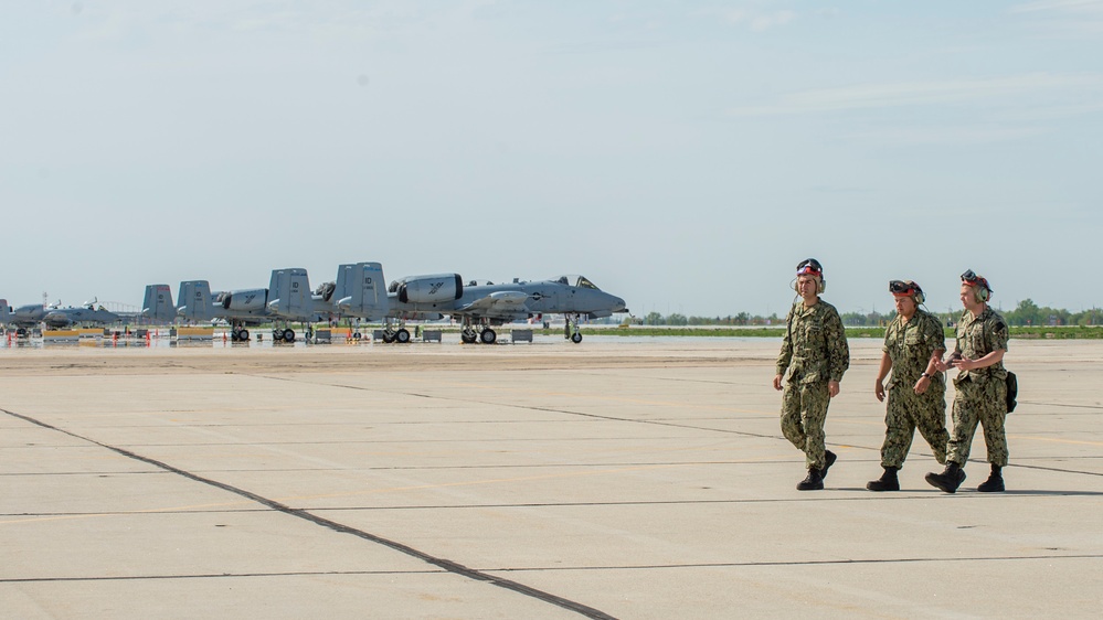 Navy Super Hornets Take Flight with Idaho Air National Guard A-10s