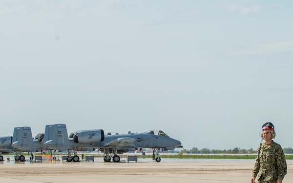 Navy Super Hornets Take Flight with Idaho Air National Guard A-10s