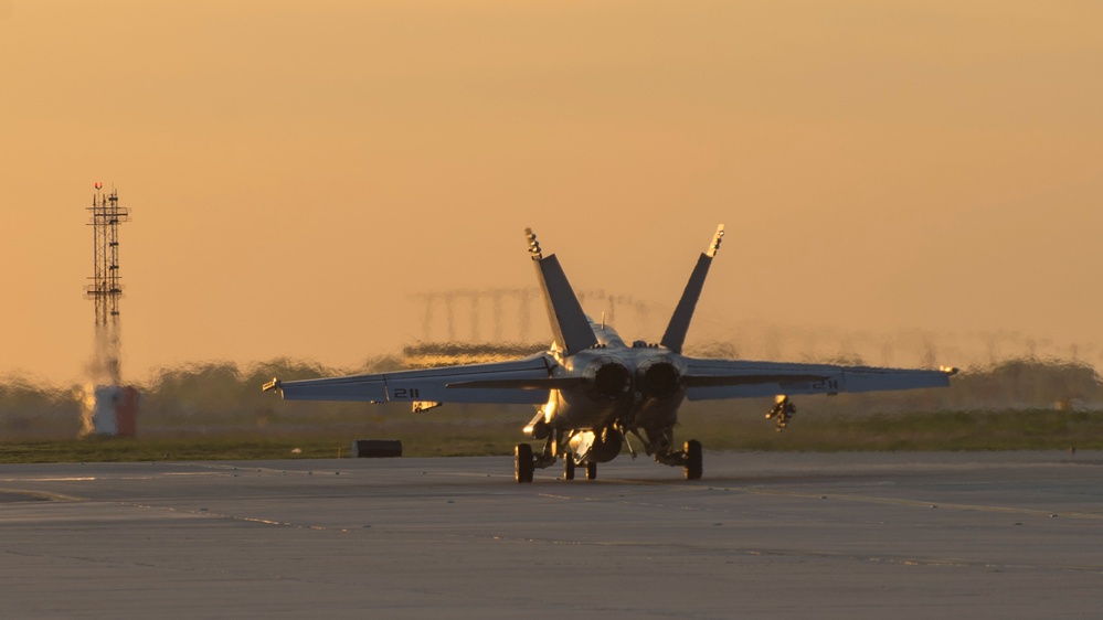 Navy Super Hornets Take Flight with Idaho Air National Guard A-10s