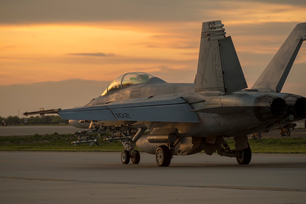 Navy Super Hornets Take Flight with Idaho Air National Guard A-10s