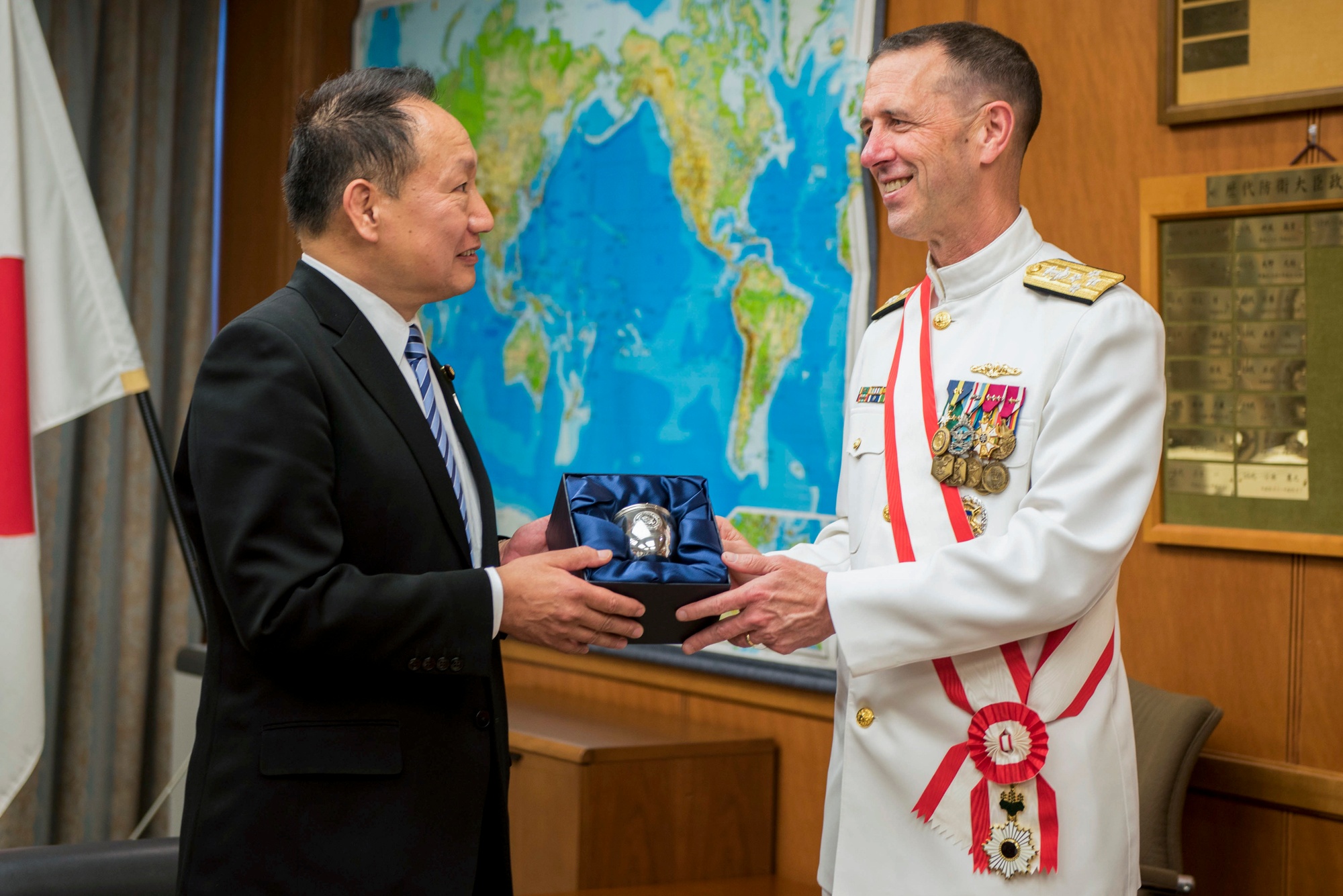 DVIDS - Images - CNO Visits Japan, Receives Grand Cordon of the Order of the  Rising Sun [Image 7 of 7], image size:2000x1335