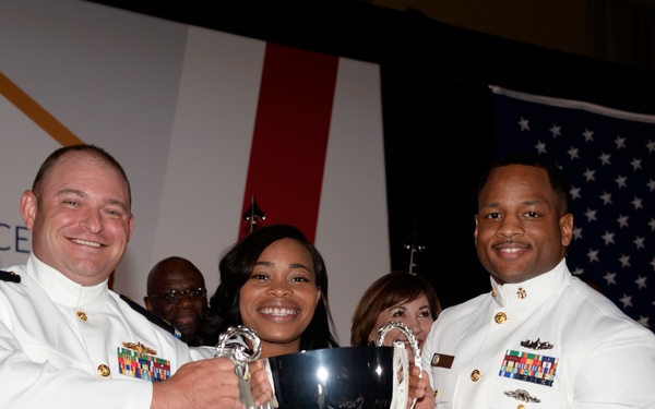 Boxer gets Ney trophy