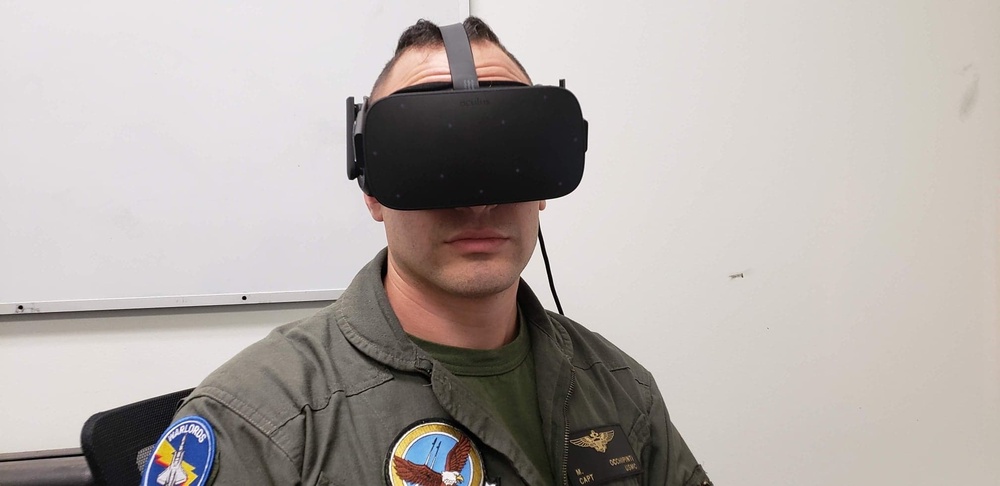 Virtual Reality flight trainer goggles