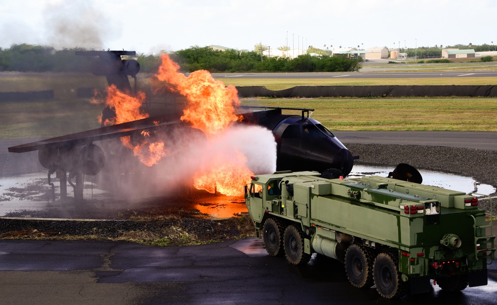 Hawaii Army National Guard fire fighters conduct aircraft training