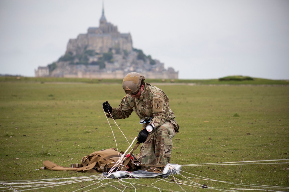 U.S. Special Operations jump in France to commemorate WWII