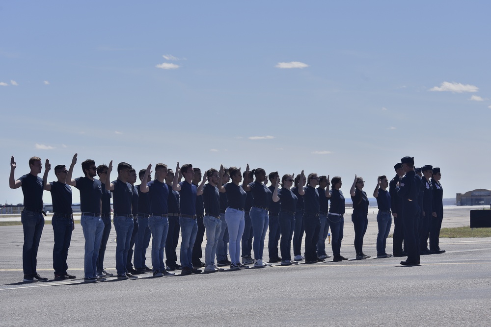 Kirtland Air and Space Fiesta Airshow hosts Thunderbirds
