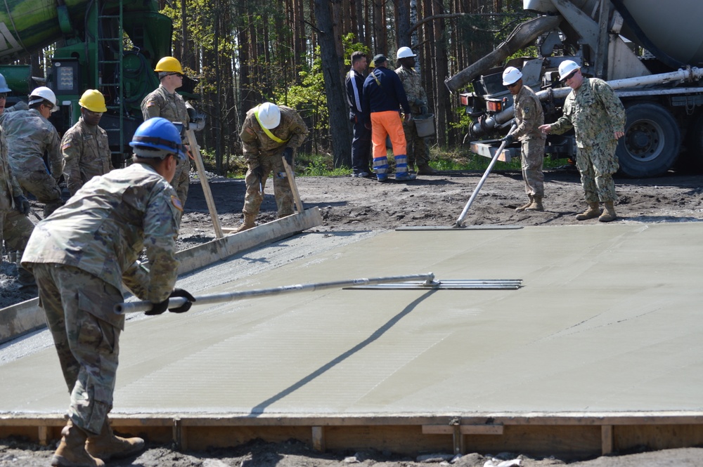 Seabee Helps Train Army Construction Battalion