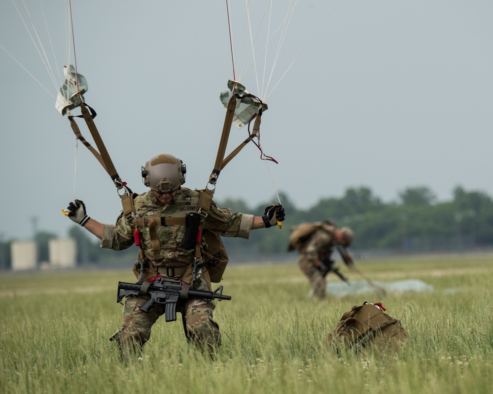 Barksdale AFB hosts Defenders of Liberty Air &amp; Space Show