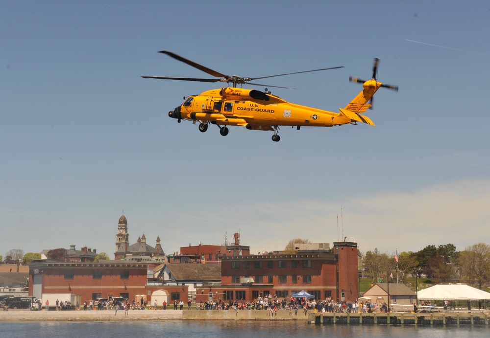 Coast Guard Station Gloucester hosts open house for National Safe Boating Week 2019