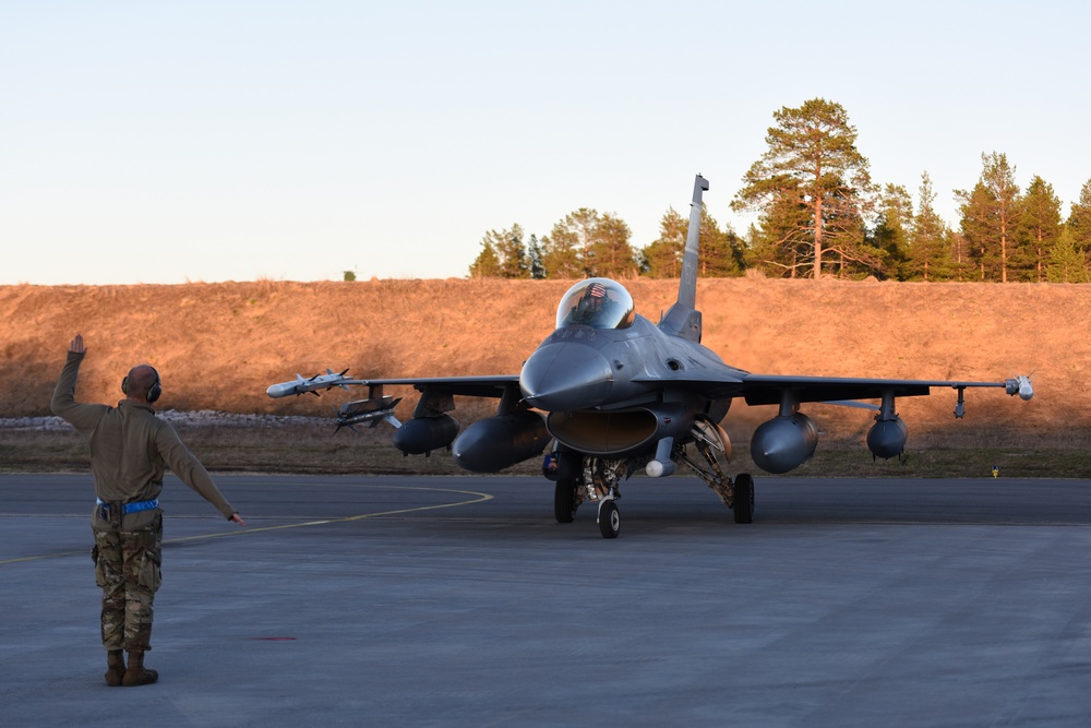 SCANG F-16s arrive at Kallax AB, Sweden for ACE 19