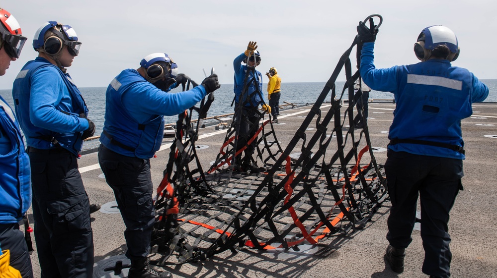 USS Harpers Ferry Conducts Vertical Replenishment