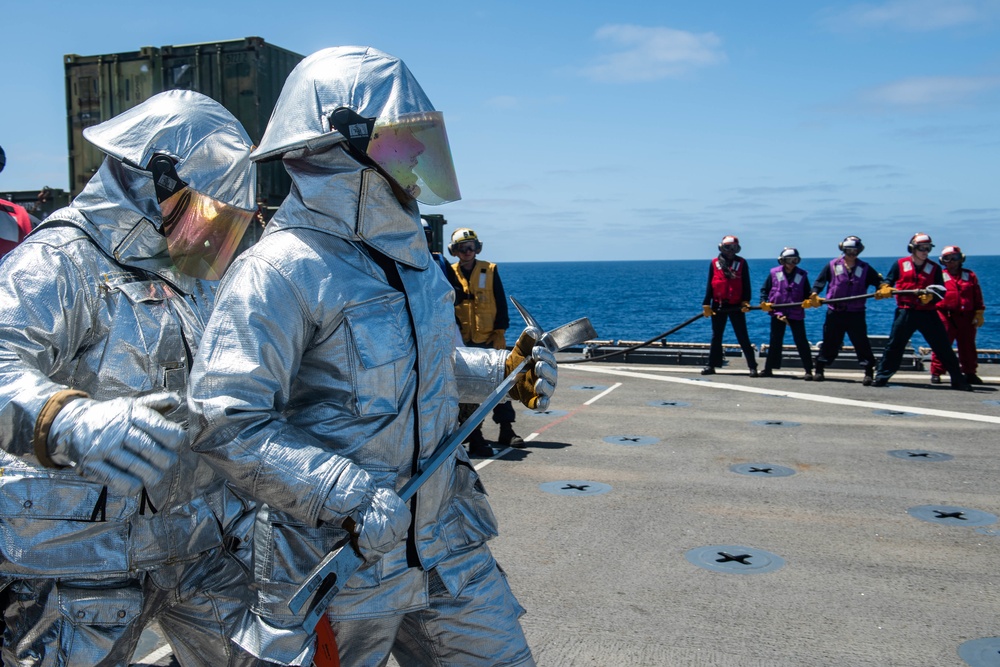 USS Harpers Ferry Conducts Crash and Salvage Evolution