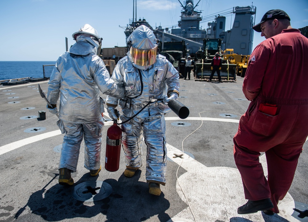 DVIDS - Images - USS Harpers Ferry Conducts Crash and Salvage Evolution ...