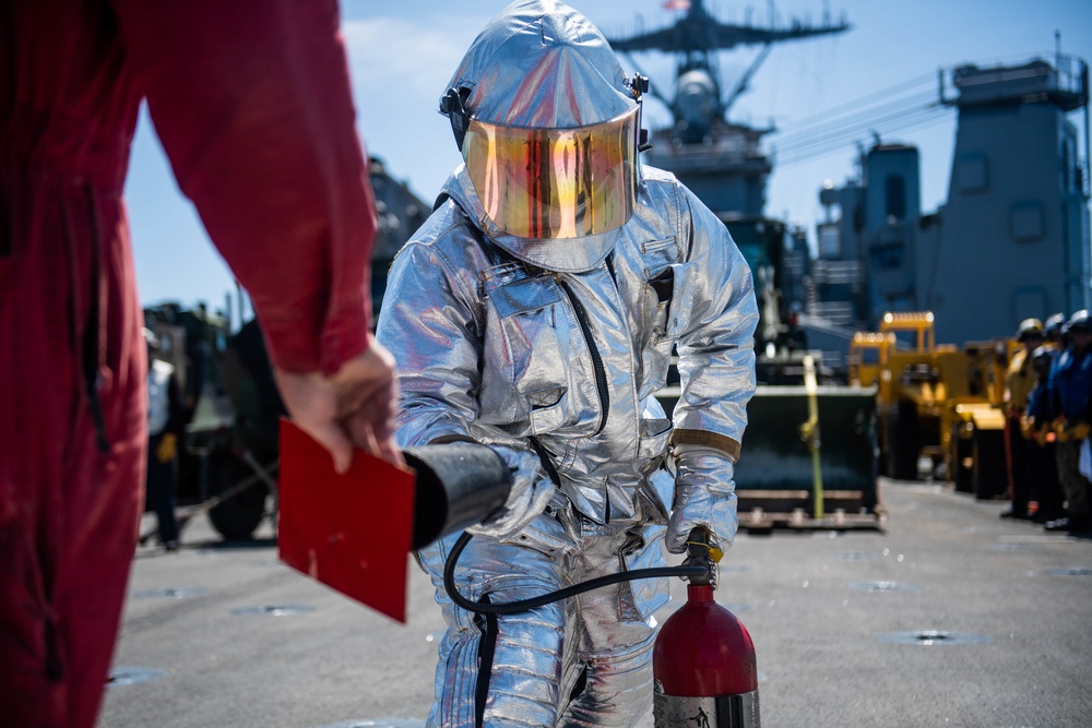 USS Harpers Ferry Conducts Crash and Salvage Evolution