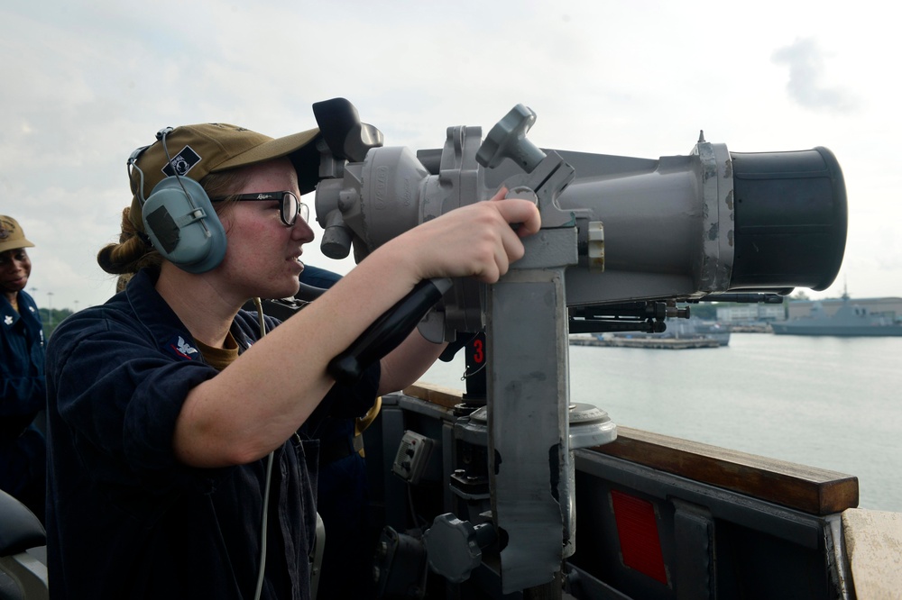 USS William P. Lawrence Underway Operations