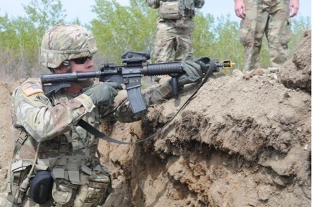 DVIDS - Images - Brig. Gen. Lazaroski Aims M4 [Image 5 of 5]