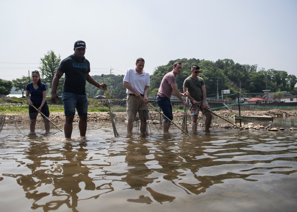 USFK members experience Korea