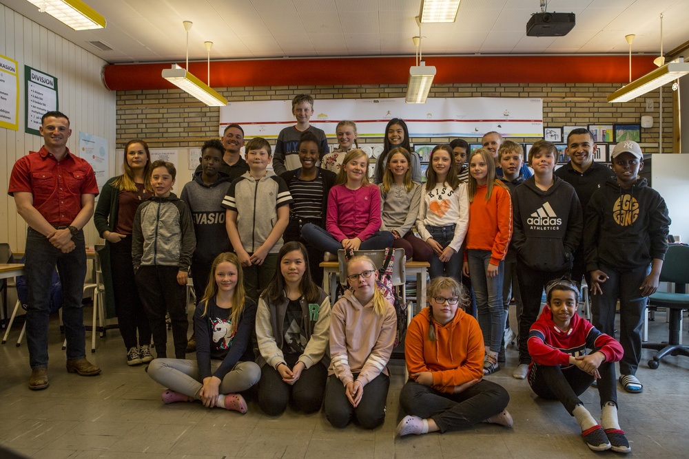 MRF-E 19.2: Marines visit Norwegian middle school