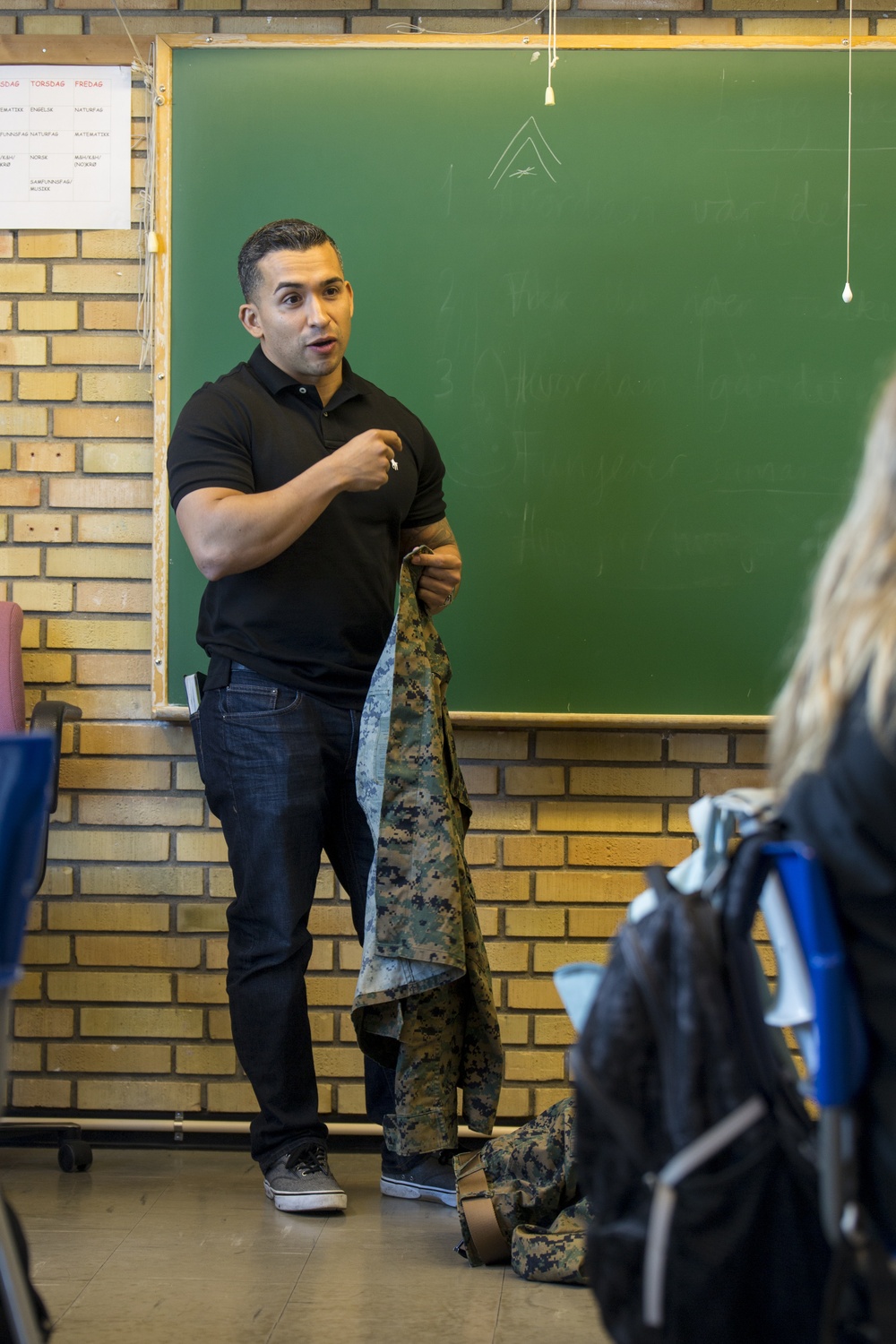 MRF-E 19.2: Marines visit Norwegian middle school