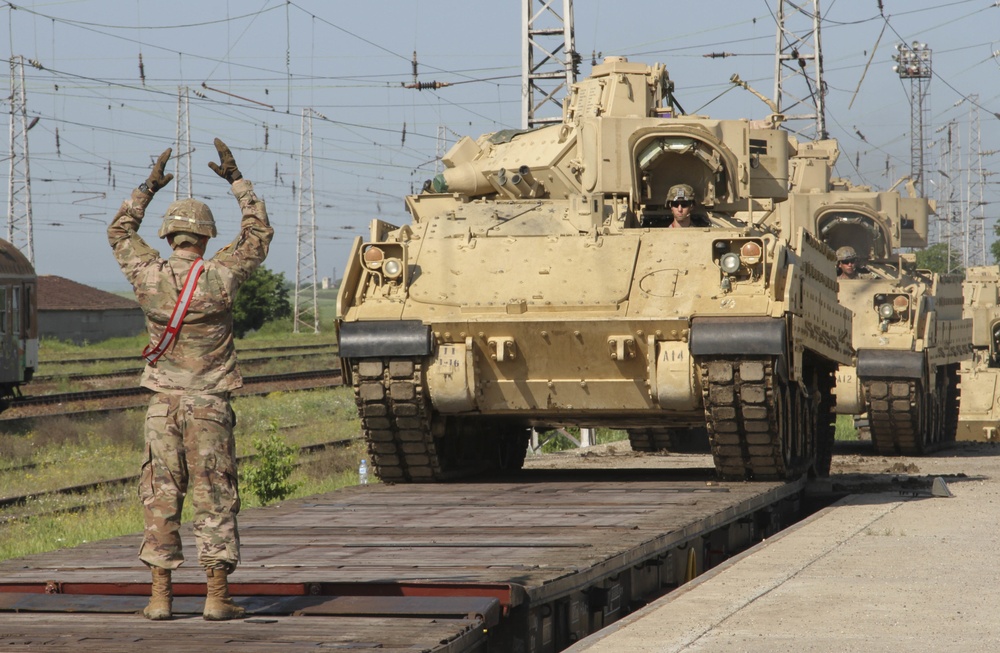 Soldiers conduct railhead operations