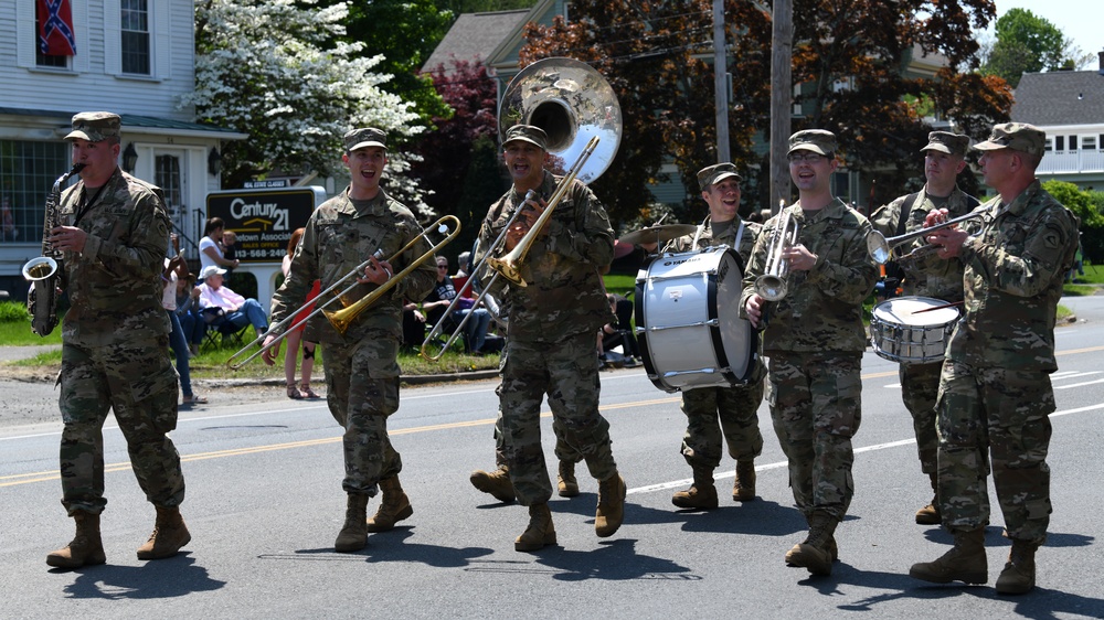 104th Fighter Wing participates in Westfield 350th Anniversary Parade