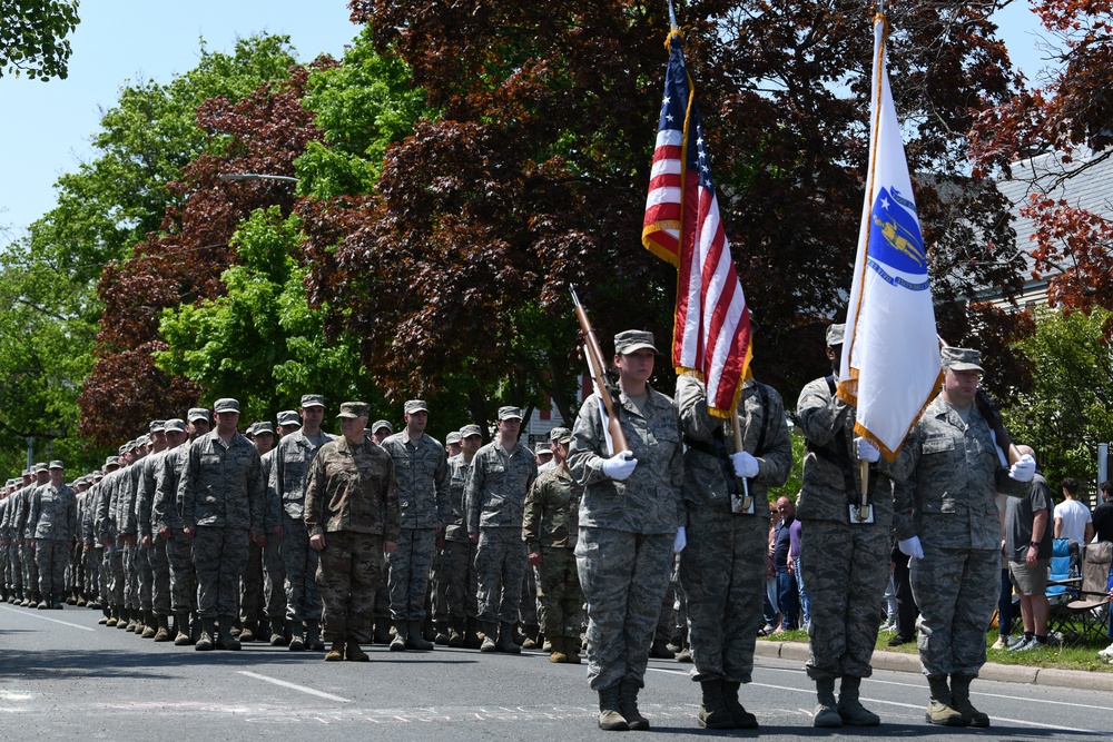 104th Fighter Wing participates in Westfield 350th Anniversary Parade