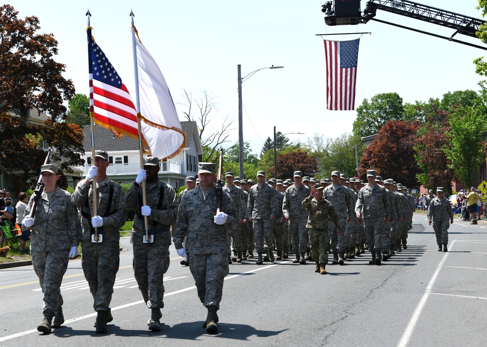 104th Fighter Wing participates in Westfield 350th Anniversary Parade