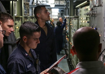 Sailors receive engineering training in Philadelphia